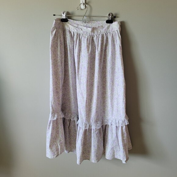 Handmade floral prarie skirt with lace trim - Picture 3 of 12